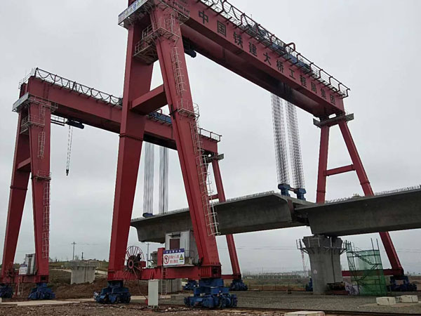 如何選擇合適的門(mén)式起重機(jī)