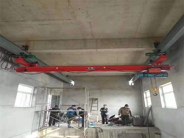 電動葫蘆式單梁行車在特殊環(huán)境中使用注意事項(xiàng)