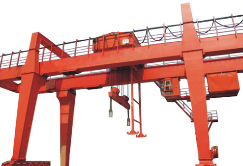 全包廂門式起重機(jī)該怎么選擇？購(gòu)買全包廂門式起重機(jī)時(shí)要注意什么？