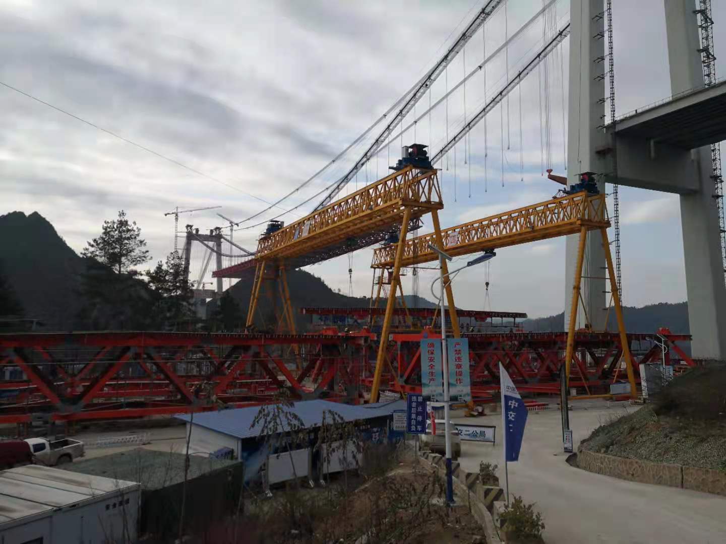 龍門吊出租，價(jià)格為何差那么多?