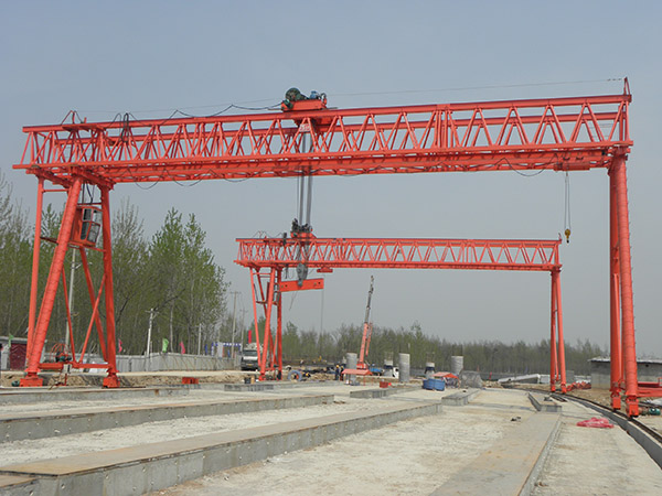 雙梁80t龍門吊制動(dòng)電磁鐵的構(gòu)造和工作原理是什么？