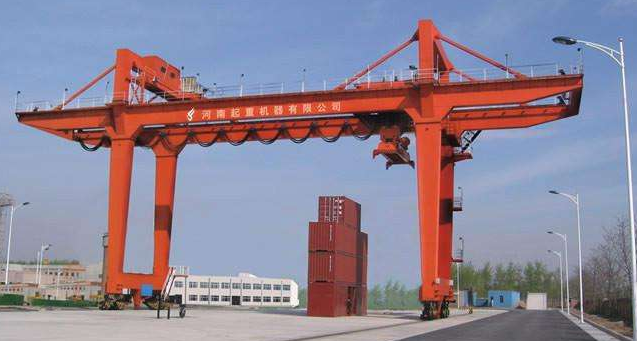 軌道式集裝箱門式起重機(jī)改造后有哪些優(yōu)勢？