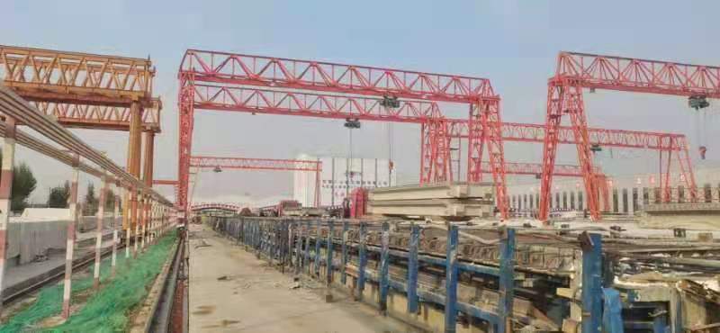 MH單梁10t倒三角龍門(mén)吊搭配起重葫蘆可根據(jù)以下幾點(diǎn)來(lái)參考