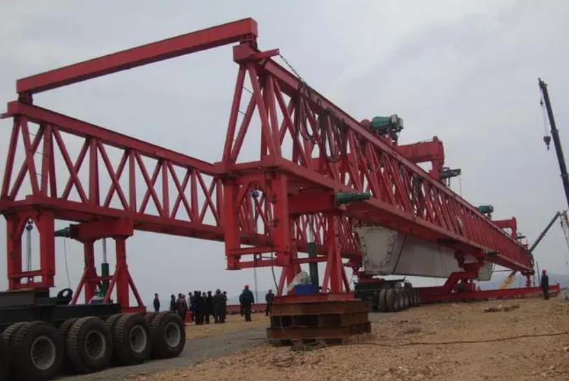 雙懸臂架橋機(jī)主要用于哪些領(lǐng)域和場合？有哪些應(yīng)用案例？